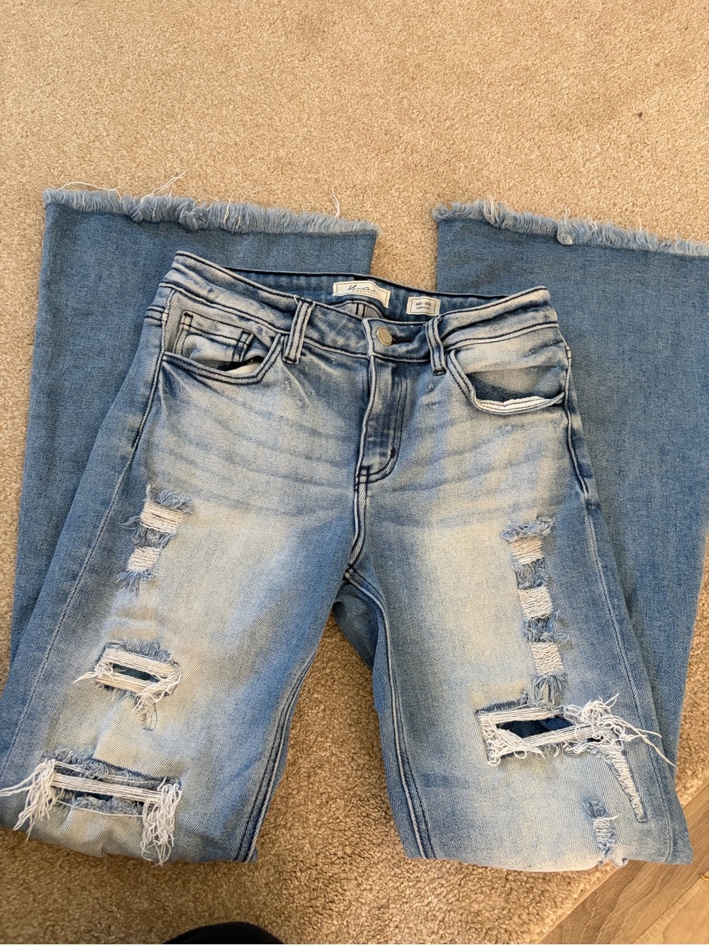 KanCan Signature Mid Rise Super Flare Jeans Light Wash Distressed Frayed Hem 27